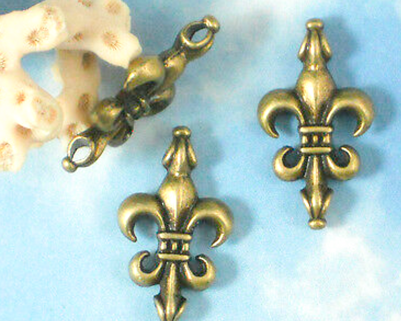 Fleur De Lis Connectors