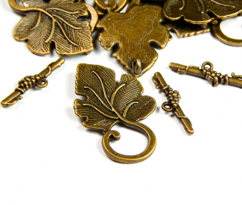 1.5” Antique Bronze Grapeleaf Toggles Clasp