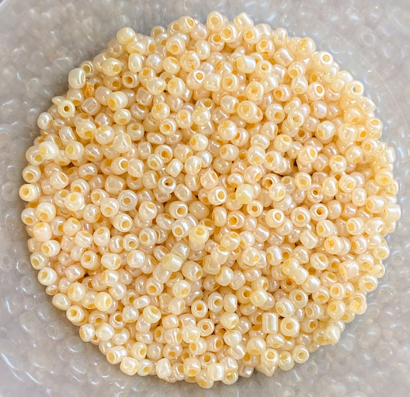 6/0 Opaque Ceylon Light Peach