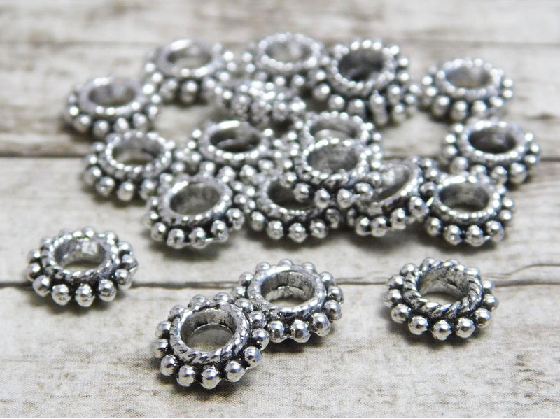 Daisy Spacer Beads (50pcs)