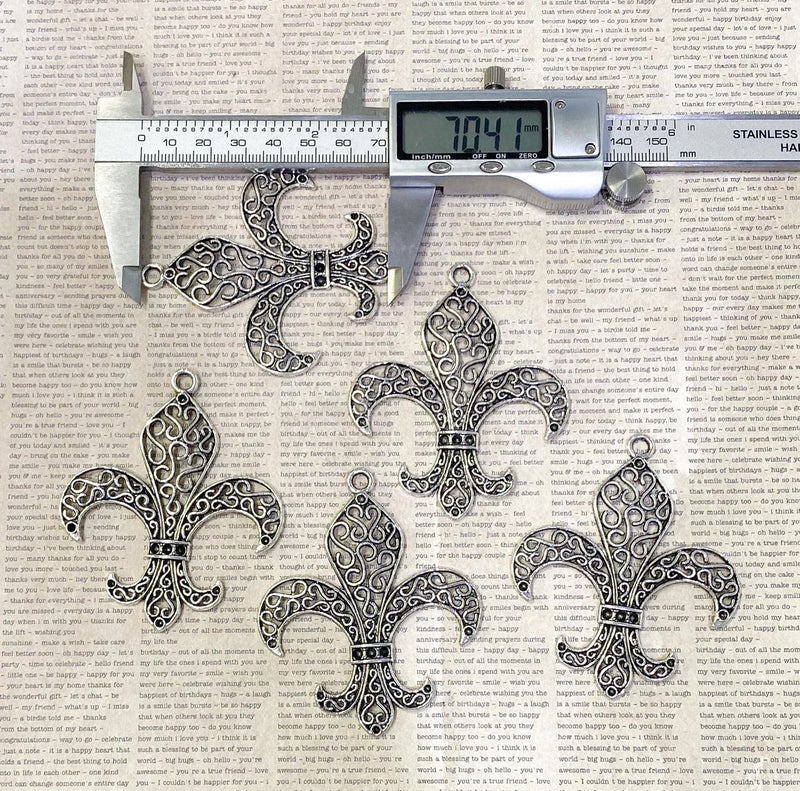 70mm Fleur De Lis Pendant